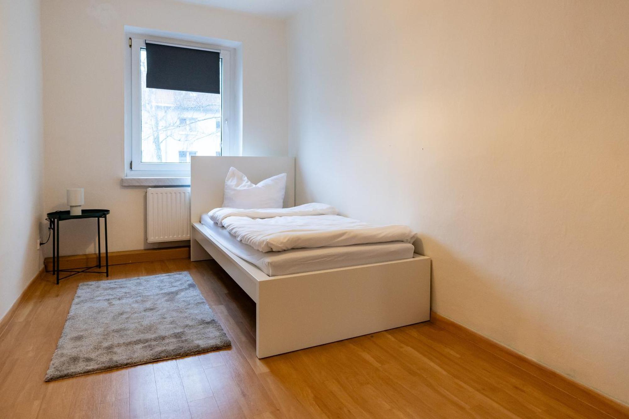 Moderne 4 Zimmer Wohnung Vollausgestattet Und Moebliert Halle  Extérieur photo