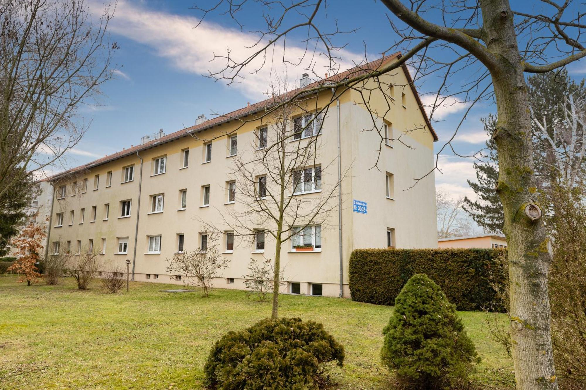 Moderne 4 Zimmer Wohnung Vollausgestattet Und Moebliert Halle  Extérieur photo