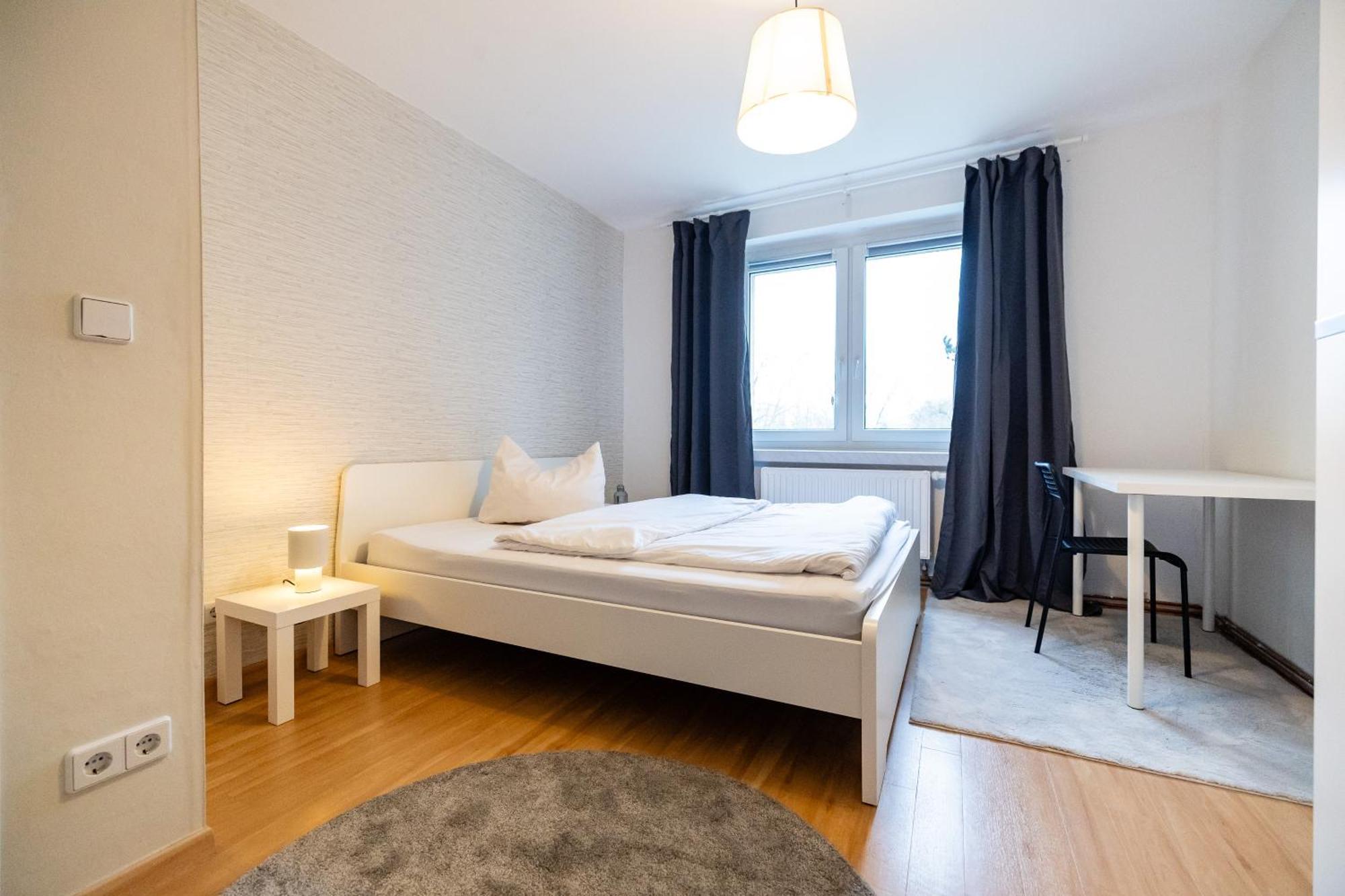 Moderne 4 Zimmer Wohnung Vollausgestattet Und Moebliert Halle  Extérieur photo