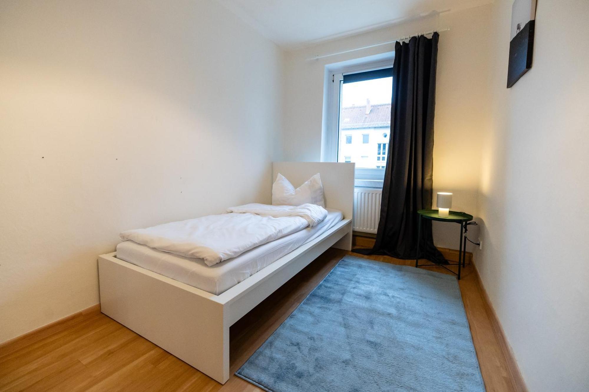 Moderne 4 Zimmer Wohnung Vollausgestattet Und Moebliert Halle  Extérieur photo